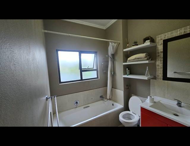 2 BEDROOM APARTMENT TO LET IN PALM LAKES ESTATE